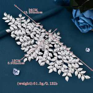 มงกุฎประดับเพชรเทียมสีเงิน Bridella BHP510-S พร้อมสายคาดศีรษะที่สวมใส่สบายและแน่นหนา เหมาะสำหรับงานแต่งงาน งานพรอม และงานพิธีการ - Product Image 4