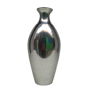 Vase à fleurs en aluminium de qualité supérieure avec finition polonaise brillante pour la décoration intérieure Vase à fleurs en métal pour la décoration de Table - Product Image 1