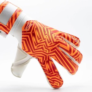 Gant de gardien de but professionnel Fabricant de latex Gants de gardien de but de football personnalisés dans les sports de nouvelle conception. - Product Image 4