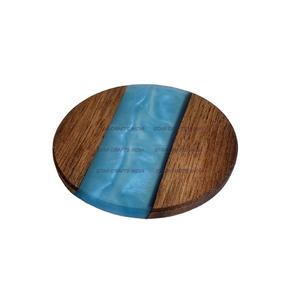 Posavasos único combinado de madera de resina de colores en stock Posavasos cuadrados de madera de olivo con borde de resina transparente - Product Image 1