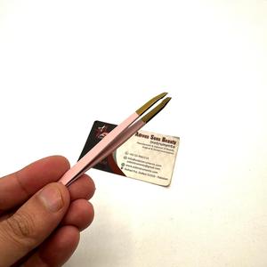 Pince à épiler à pointe inclinée en or rose Outil de mise en forme des sourcils avec impression de logo personnalisé Service de vente en gros OEM - Product Image 2