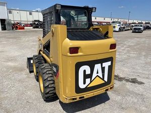 Cargador Compacto CATERPILLAR 226B3 Usado y Nuevo en Buenas Condiciones - Product Image 3