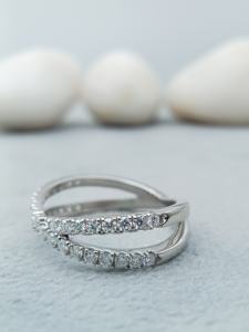 Anillo de diamante de boda de compromiso solitario de lujo personalizado 14K 18K oro 925 Plata VVS Moissanite Corazón de moda 100% fiestas - Product Image 3