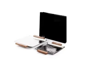 Plateau de service en métal noir de qualité supérieure en acier inoxydable martelé avec forme ronde élégante, parfait pour les présentoirs d'aliments et de chocolat - Product Image 2