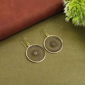Boucles d'oreilles rondes vintage en filigrane, boucles d'oreilles pendantes circulaires dorées, bijoux ethniques bohèmes pour femmes - Product Image 3