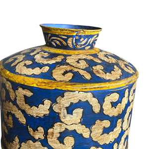 Maceta Pintada a Mano con Diseño Tradicional - Product Image 3