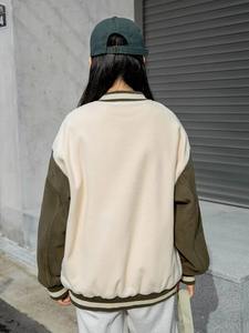 Chaqueta Universitaria Personalizada con Logotipo para Mujer, Chaqueta de Béisbol de Invierno, Chaqueta Letterman Bordada de Alta Calidad en Venta - Product Image 2