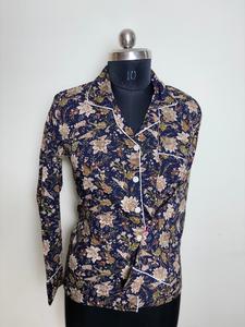Camisa de algodón con estampado floral azul marino para mujer, elegante camisa de manga larga con botones, azul oscuro con flor Beige - Product Image 5