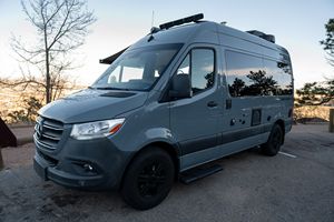 Mercedes-Benz Sprinter 2500 Thor Sanctuary 19P Usada en Excelentes Condiciones, Año 2022 - Product Image 4