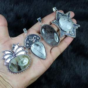 สร้อยคอจี้พลอยเทียมสีดำธรรมชาติสำหรับทุกเพศเครื่องประดับดีไซน์เนอร์ชุบเงินขายส่งจำนวนมาก - Product Image 2