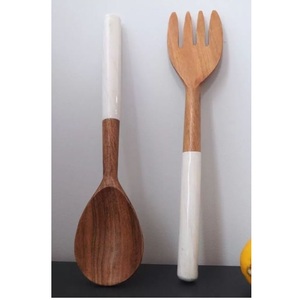 Juegos multifuncionales de cubiertos de cocina y mesa Artículos hechos a mano Hecho de madera de mango de Acacia natural Último diseño Acabado de madera natural - Product Image 4