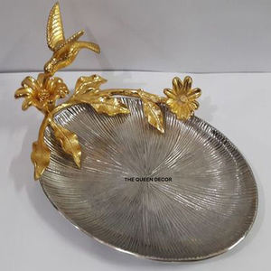 Bol décoratif en métal aluminium de conception moderne, nouvelle arrivée, avec poignée en forme de feuille d'oiseau, texture martelée, bol de service - Product Image 1