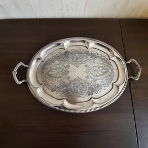 ถาดเสิร์ฟโลหะสุดหรู ถาดสแตนเลส เหมาะสำหรับเสิร์ฟอาหารและของว่าง ดีไซน์ทนทานสำหรับใช้ในชีวิตประจำวันหรือโอกาสพิเศษ - Product Image 2