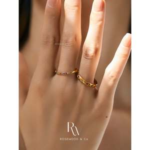 Anello a fascia arcobaleno anti-ossidazione da 1,5 mm con pavé d'oro e design geometrico a raggi di sole, anello a fascia stellare celeste in oro da 3 mm, anello a fascia sole e stella - Product Image 2