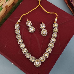 Kundan Stones-conjunto de collar de rodio blanco, ropa de fiesta de diseño, estilo elegante - Product Image 1