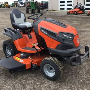 ซัพพลายเออร์โดยตรง เครื่องตัดหญ้า Husqvarna 24 แรงม้า เครื่องยนต์เบนซิน 196 ซีซี สตาร์ทไฟฟ้า 40V รถตัดหญ้าแบบนั่งขับ อุปกรณ์จัดสวน - Product Image 3