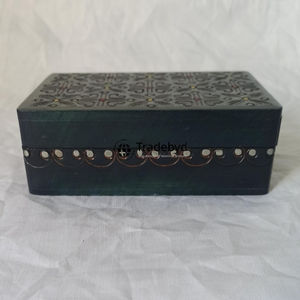 Tradebyd Premium Caja de madera pulida Organizador de joyas decorativo hecho a mano Solución de almacenamiento elegante - Product Image 3