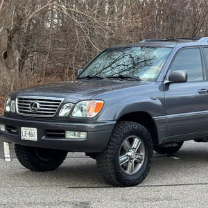 Lexus LX 470 Usado en Buen Estado, Año 2006, ~91400 Millas, Motor V8 de 4.7 Litros, Tracción en las Cuatro Ruedas, Recién Servido - Product Image 1