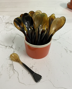 Cuillère en corne naturelle faite à la main, ustensile de cuisine écologique, cuillère de service traditionnelle pour la cuisine, la salle à manger, la soupe, le riz et le curry - Product Image 3