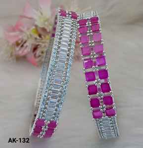 Designer AD Premium Quality Handmade Fashion Bangles Set pour les femmes pour les mariages, les événements et les cadeaux festifs - Product Image 5