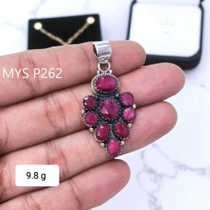 Colgantes de Plata de Ley 925 con Piedra Preciosa de Rubí, Diseño Único y Engaste de Garra, Joyería a Precio de Mayoreo - Product Image 1