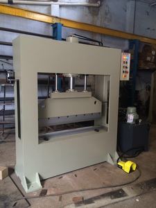 Automatic Hydraulic <b>Press</b> <b>Brake</b> Machine for Aluminum for Wire Mesh Industries and Hydraulic <b>Press</b> Manufacturing - Product Image 2