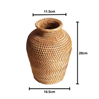 Vase de table rustique moderne en rotin naturel Design vietnamien écologique pour fleurs séchées, décoration intérieure et accents de table élégants