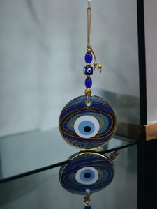 Ojo Turco DAFNI de 13 CM, Hecho a Mano, en Vidrio Magnético con Relieve, Decoración de Pared Tradicional, Regalo Promocional Novedoso de Estambul, Turquía - Product Image 1