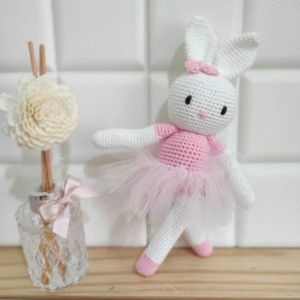 Meilleure qualité Crochet lapin porte-clés mignon laine fil de coton avec robe et nœud Adorable sac breloque ou idée cadeau de fête - Product Image 1