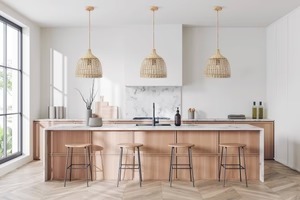 Lámpara colgante de ratán Ellie hecha a mano, iluminación ecológica con elegancia natural para interiores costeros y bohemios modernos - Product Image 2