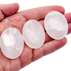 PIEDRA DE PALMA DE CUARZO TRANSPARENTE AL POR MAYOR PIEDRA DE PALMA DE BOLSILLO DE CRISTAL TRANSPARENTE DE LA MEJOR CALIDAD PIEDRA PRESA NATURAL PIEDRA DE FORMA OVALADA PARA LA CURACIÓN - Product Image 1