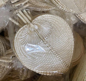 Ventilador de mano de bambú, ligero y sostenible - Product Image 3