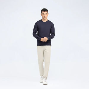 Sudadera de Hombre de Peso Pesado con Logotipo Personalizado, 500 g/m², Cuello Redondo, Hombros Caídos, Color Sólido para Invierno - Suministro ODM - Product Image 4