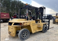 Chariot élévateur Caterpillar DP70 d'occasion de 2004, alimenté au GPL, 4x4, prêt à être expédié dans le monde entier