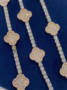 Adorable Pulsera Hip Hop con Trébol Totalmente Engastado, Moissanita Brillante Claridad VVs 10 CTW, Plata de Ley 925, Color D Incoloro, Regalo y Fiesta - Product Image 6