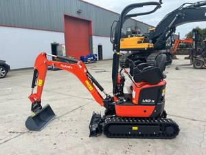 Pour mini-excavatrice sur chenilles de 2 tonnes, hydraulique, rouge, garantie de 2 ans, haute efficacité - Product Image 1