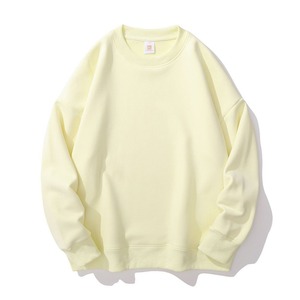 Sweat-shirt à demi-fermeture éclair pour hommes de qualité supérieure doux, durable et parfait pour les tenues décontractées et athlétiques - Product Image 5