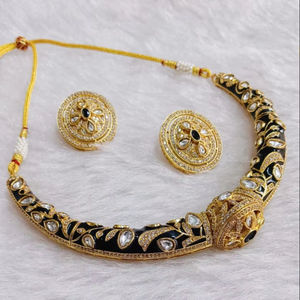 Gulab Meenakari Royal Necklace Set Heritage y Regal Artistry adornado con piedras Kundan cortadas con espejo - Product Image 1