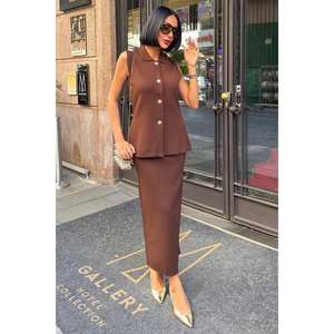 Conjunto de Blazer Midi 10230 con Detalle de Botones Dorados y Chaleco, Estilo Elegante - Product Image 5