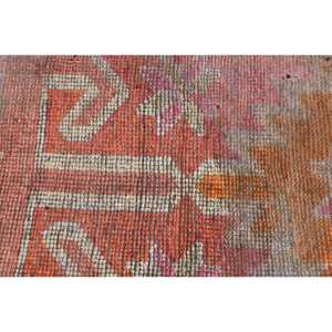 Alfombra Turca, Alfombra Vintage de 2.7x9.9 pies, Alfombra Herki Roja Blanca con Plantas y Árboles - Product Image 5