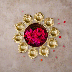 Urli Bát quyến rũ nổi nến & vẻ đẹp hoa urli Bát kỷ niệm cuộc sống với ánh sáng và hoa - Product Image 1