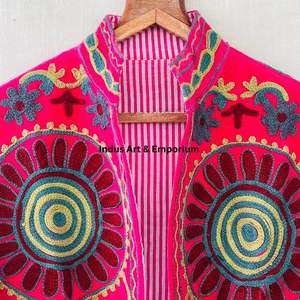 Veste en coton Suzani faite à la main en Inde, veste courte brodée à la main, veste unisexe, veste courte Suzani faite à la main - Product Image 5