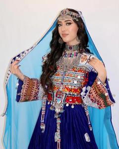 ชุดเดรสยาวแบบดั้งเดิมของอัฟกานิสถาน วินเทจ เป็นมิตรกับสิ่งแวดล้อม ทำด้วยมือ ปักลายด้วยเครื่องจักรที่เอว  ลายชนเผ่า โบโฮ  ตกแต่งด้วยลูกไม้และกระดุม - Product Image 6