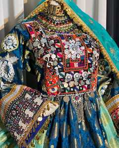 Nouvel arrivage de robes de soirée de mariage afghani pakistanaise pour femmes robes bohèmes brodées et lourdes en soie vintage - Product Image 5