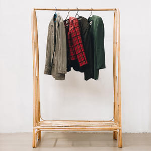 Perchero colgante de ratán Natural para ropa, Perchero de madera, precio barato, fabricante al por mayor - Product Image 1