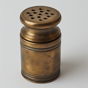 Élégant moulin à sel et à poivre en laiton avec finition argent antique Artisan conçu pour les intérieurs de salle à manger décoratifs - Product Image 5