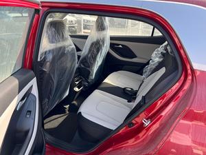 Auto Usata in Buone Condizioni <span class=keywords><strong>HYUNDAI</strong></span> CRETA 1.5L SUV FWD ANNO MODELLO 2024 COLORE ESTERNO ROSSO, Pronta per la Spedizione in Tutto il Mondo - Product Image 4