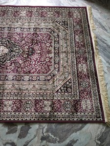 Tapis en soie brodée indienne d'excellente qualité pour la maison et l'hôtellerie, tapis kashmiri provenant d'un fournisseur indien - Product Image 3