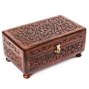 Boîte à bijoux murale en bois de pin massif gravable, durable, organiseur de bijoux de voyage, porte-bracelet, collier, boucles d'oreilles, cadeau pour elle - Product Image 3