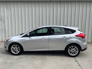 Low price 2017 F <strong>o</strong> r <strong>d</strong> F <strong>o</strong> c <strong>u</strong> s S E used car for sale - Product Image 4